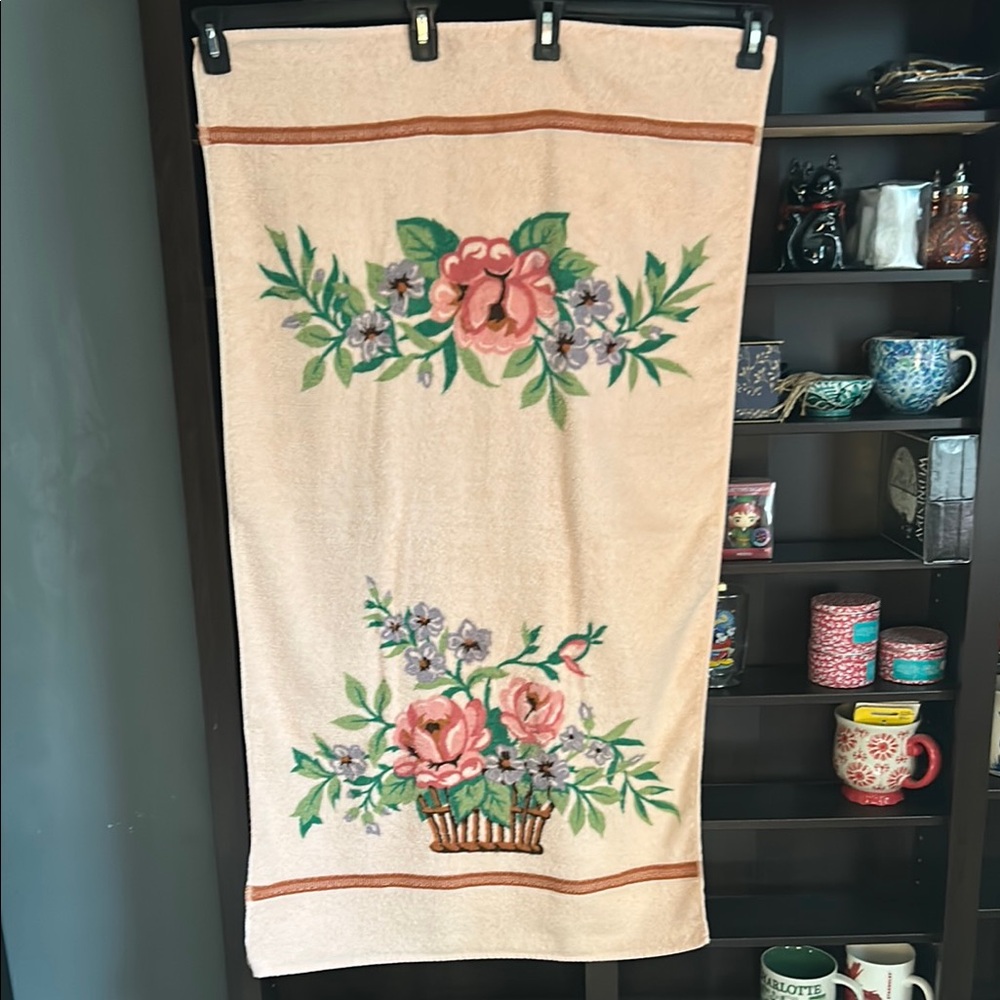 Vintage Floral Bath Towel
